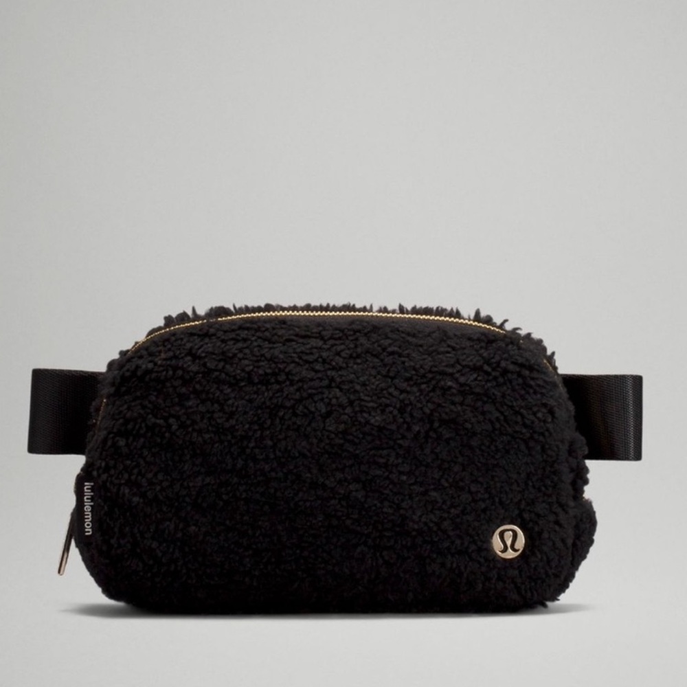 Lululemon Everywhere Fleece Belt Bag - Picture 1 of 6